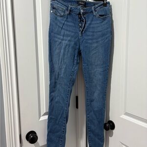 Judy Blue Skinny Jeans in Classic Blue